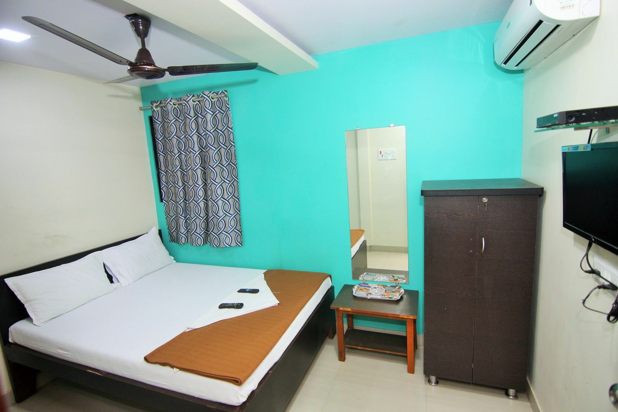 Kalina Residency Hotel Mumbai Exterior photo